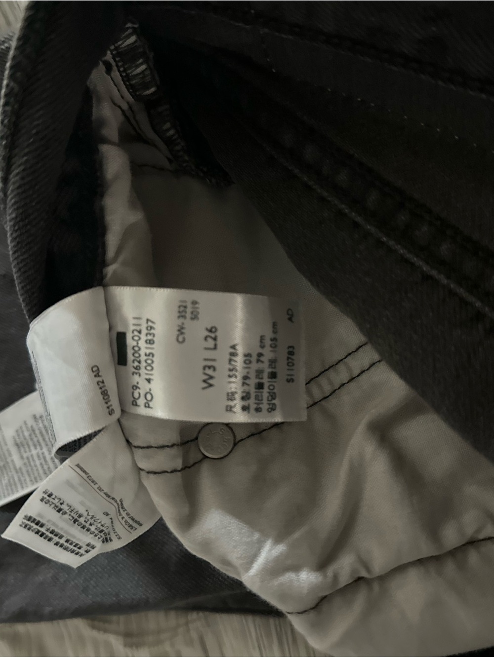 Levi's Black Straight-Leg Women's Jeans with Red Tab - Picture 6 of 8